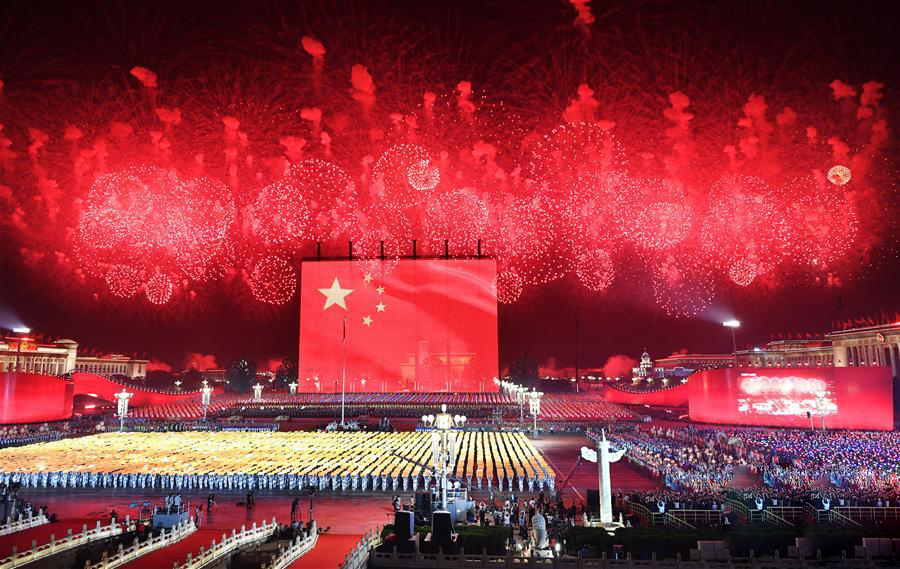 【无人机矩阵表演】
国庆70周年天安门广场联欢活动